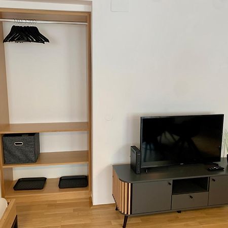 Air-Conditioned, Quiet Apartment With A Terrace In Center Of St Poelten - Smart Tv Sankt Poelten Luaran gambar