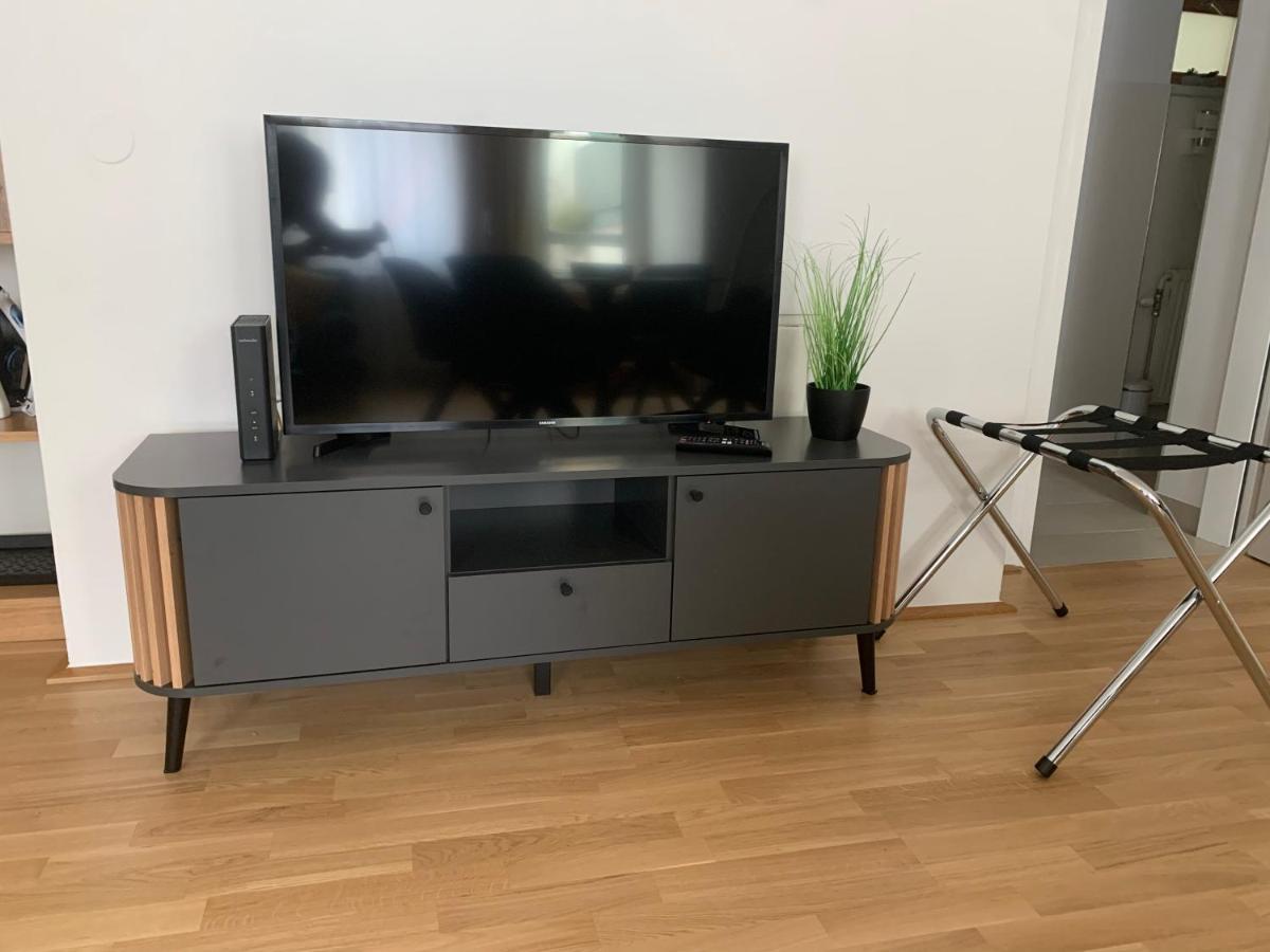 Air-Conditioned, Quiet Apartment With A Terrace In Center Of St Poelten - Smart Tv Sankt Poelten Luaran gambar